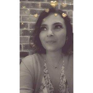 Meet your Posher, Crystal